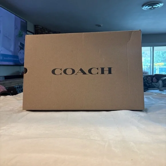 Coach Dark Saddle Box - Picture 1 of 4